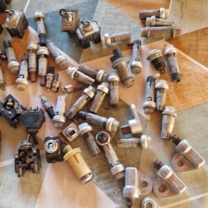 Vendo pulsanti e spie x varie auto d'epoca